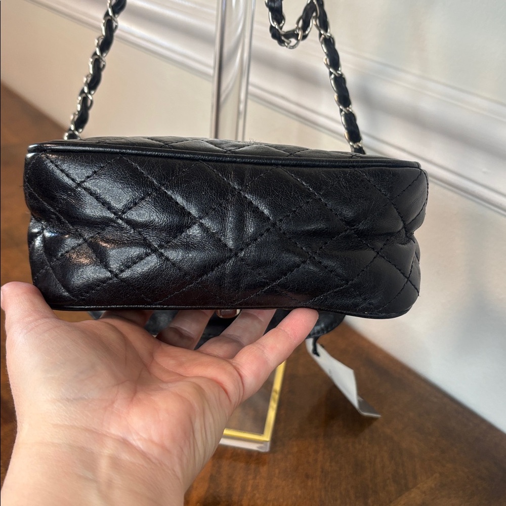 ANDREA MABIANI ITALIAN QUILTED LEATHER TURNLOCK CLOSURE CROSSBODY - Picture 11 of 15